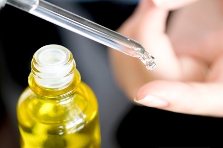 https://drlongwillskincare.com/wp-content/uploads/2019/11/Essential-oils-Skin-Care-Essential-Oil-Benefits.jpg